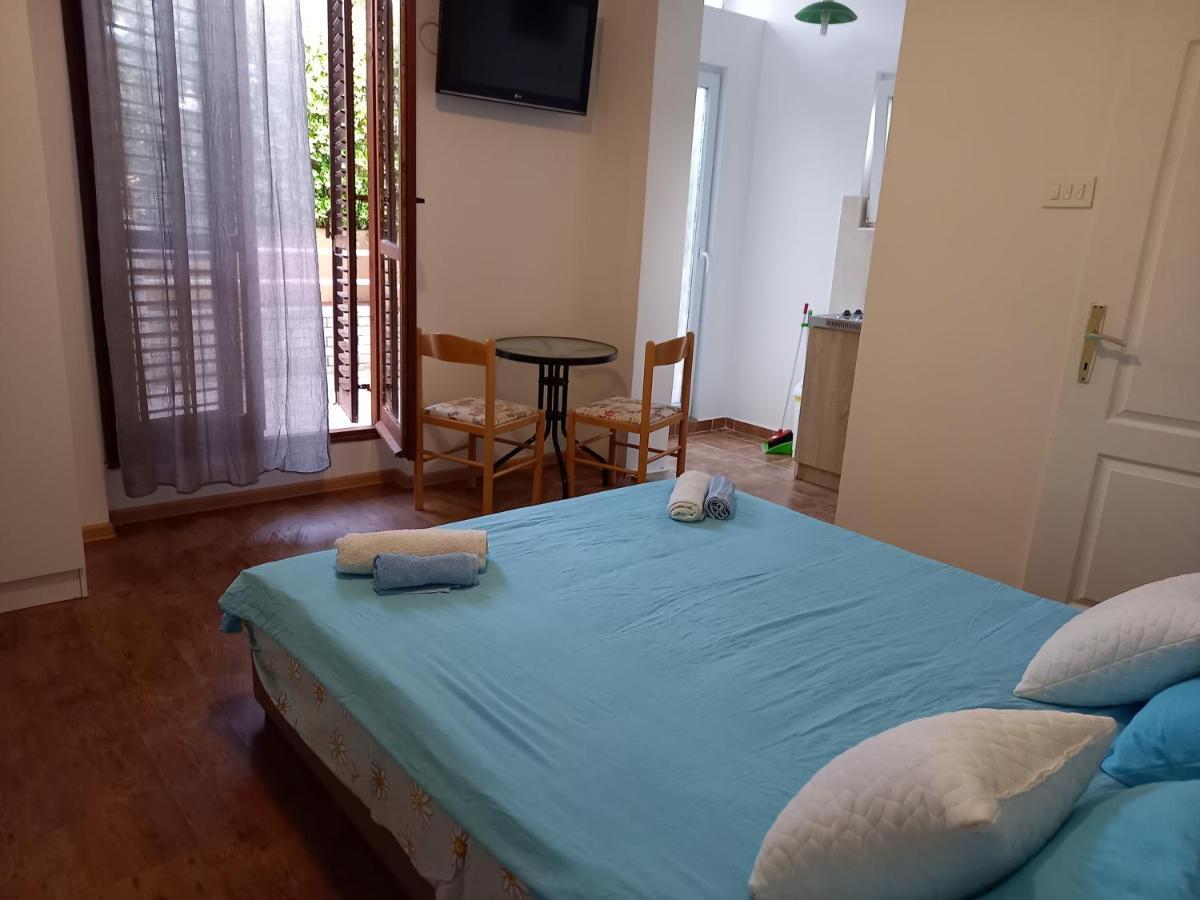 Apartments Kaludjerovic Херцег Нови Екстериор снимка